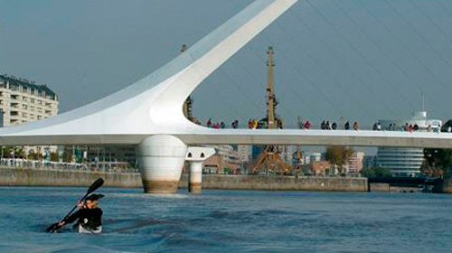 Advierten que el agua de los diques de Puerto Madero está contaminada y recomiendan no hacer deportes acuáticos